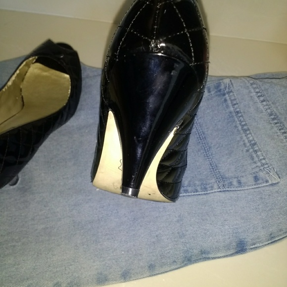 Shoes - Picture 3 of 5